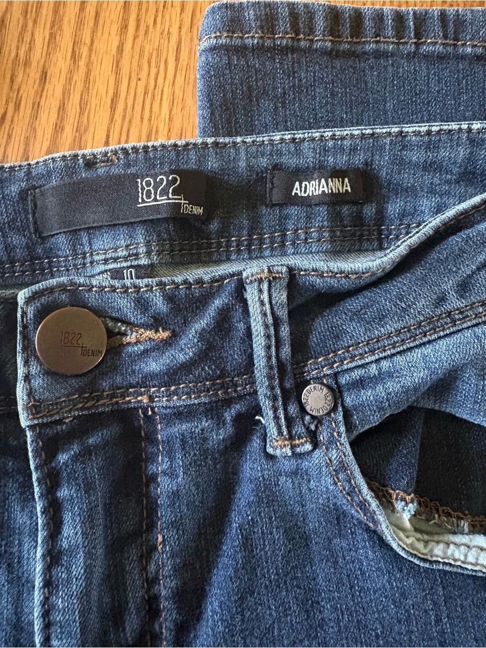 1822 Denim Adrianna Skinny Jeans in Dark Blue